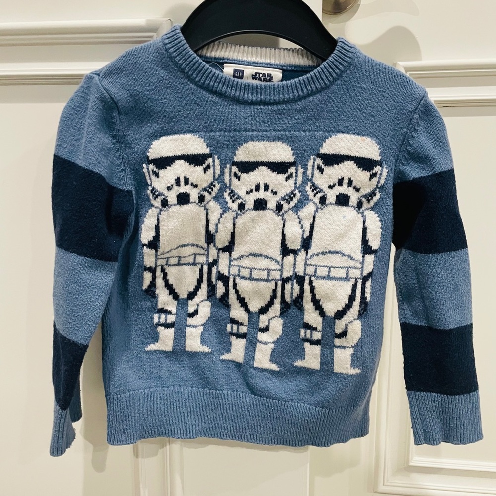 Gap Star Wars storm trooper sweater kid size 4